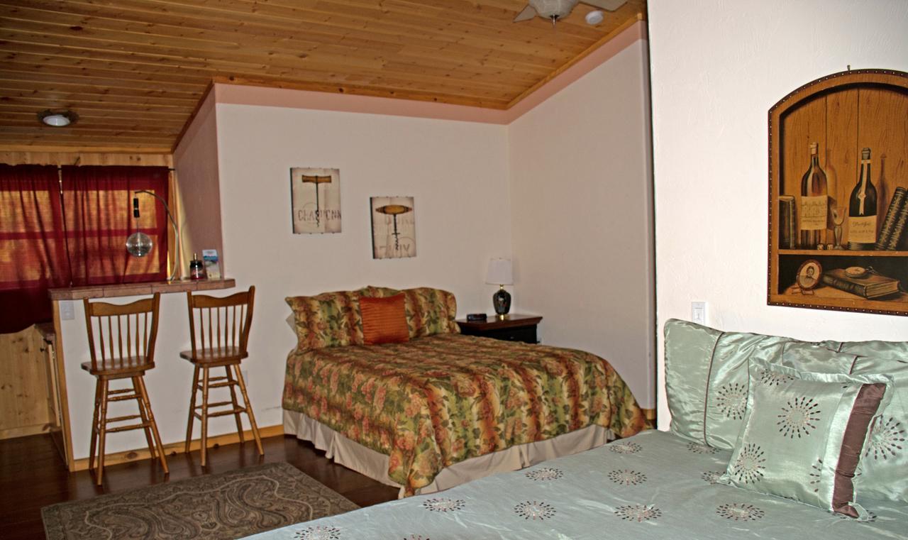 DiamondStone Guest Lodges La Pine Extérieur photo