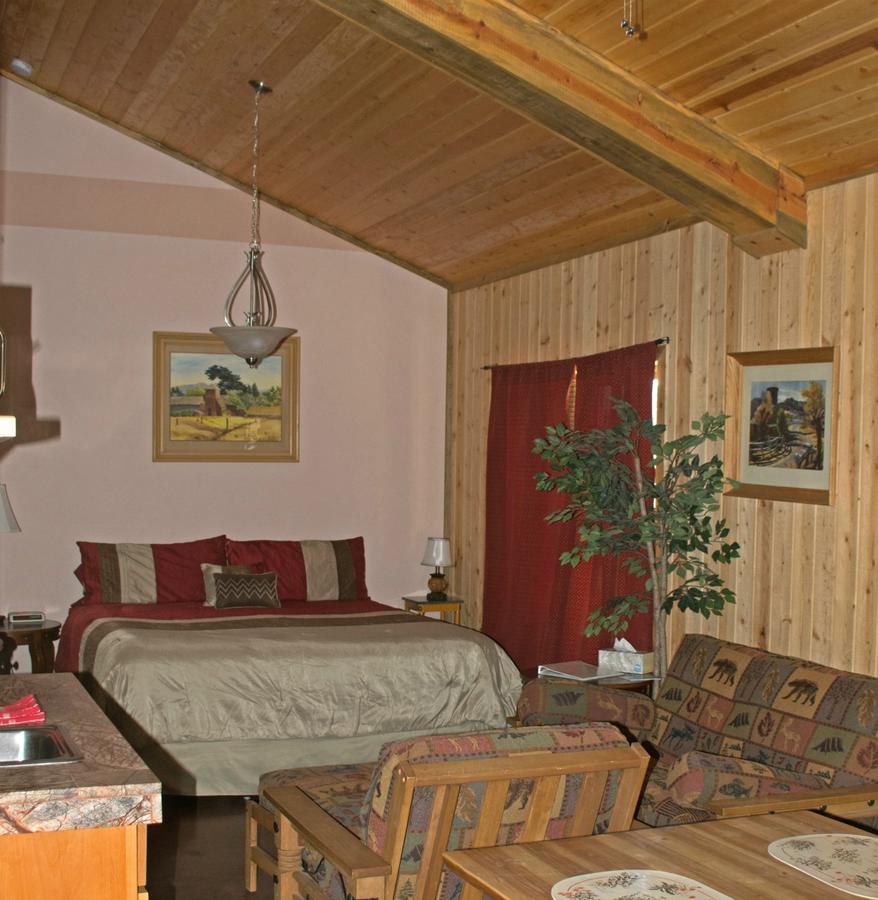 DiamondStone Guest Lodges La Pine Extérieur photo