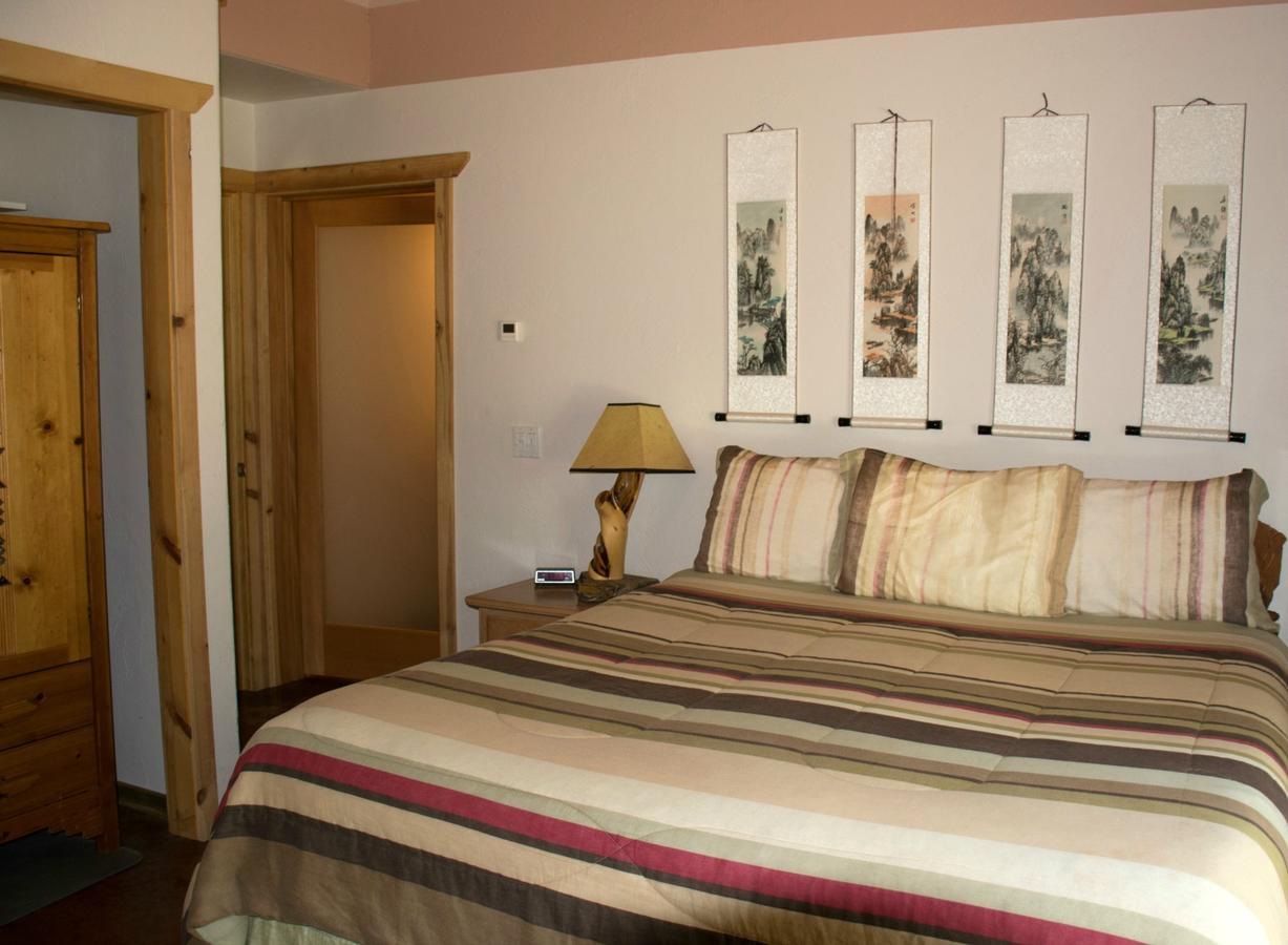 DiamondStone Guest Lodges La Pine Extérieur photo