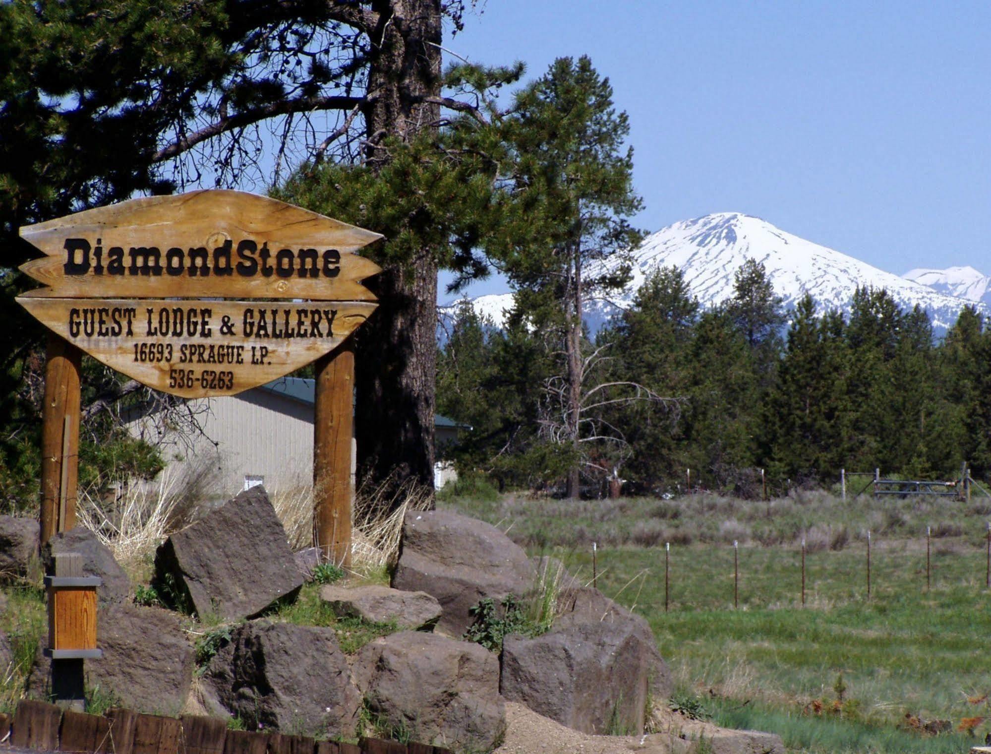 DiamondStone Guest Lodges La Pine Extérieur photo