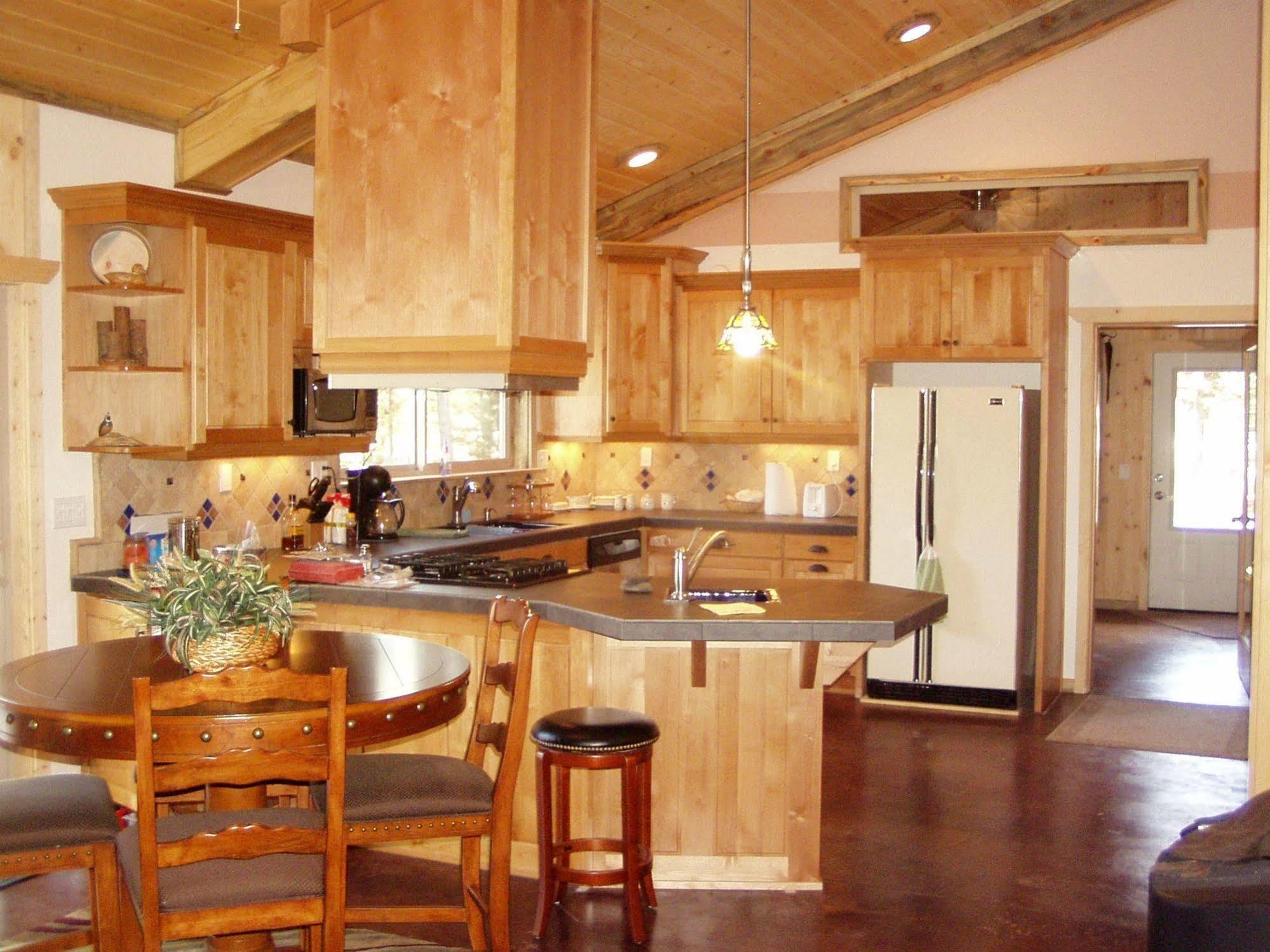 DiamondStone Guest Lodges La Pine Extérieur photo